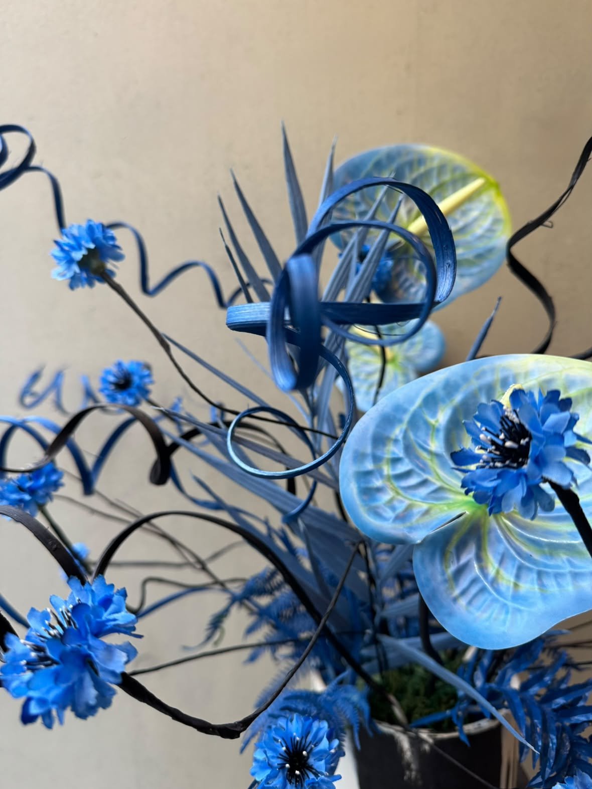 LATENT FLOWERS look